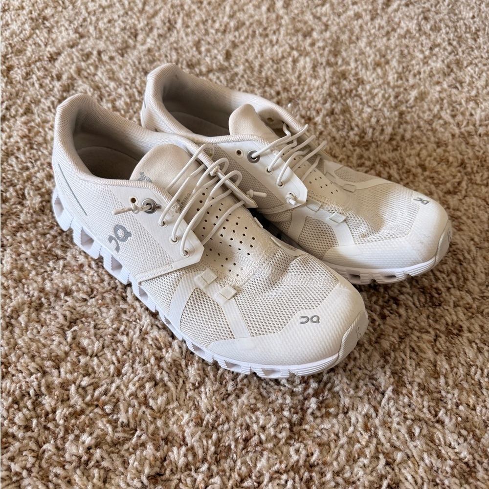 On Running Women's White/Cream Cloudflow Sneakers